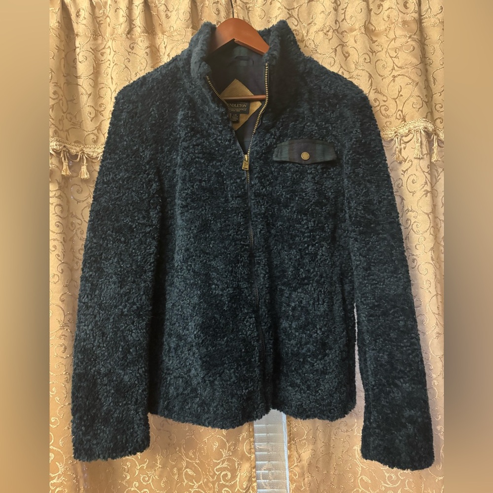 Pendleton Women's Fuzzy Zip Up Jacket- Large